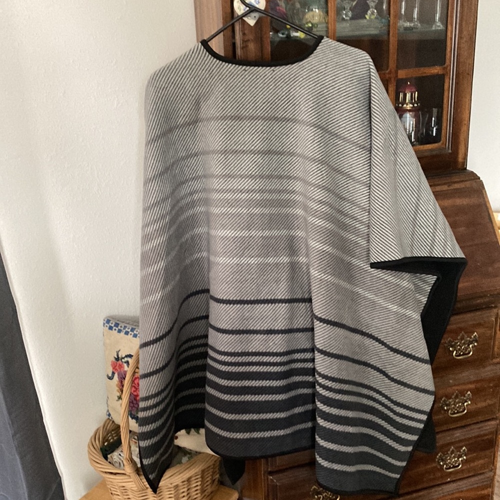 Shawl - Picture 3 of 3